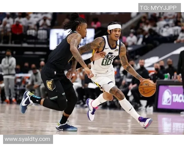 乔丹克拉克森如何在NBA赛场上展现个人风采与团队协作的完美结合